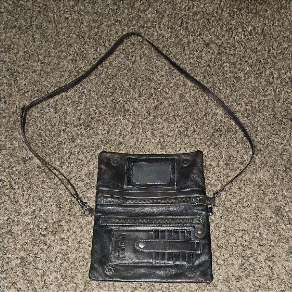 Bed|Stu Leather Black Crossbody Purse Tons Of Storage Great Condition